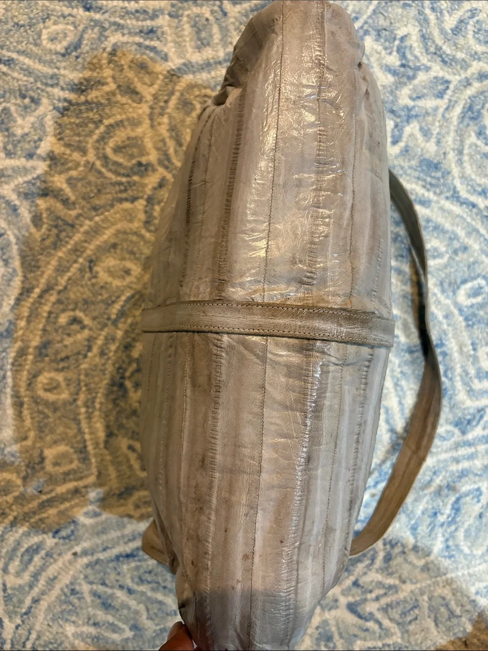 N/A color taupe